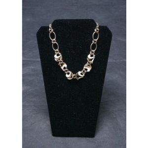 VTG White Swoosh shaped Faceted Prong Set Necklace